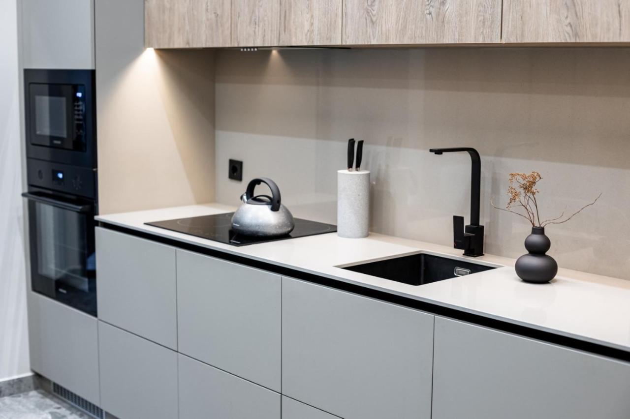 Apartment On Kulisha 28 ลวีฟ ภายนอก รูปภาพ